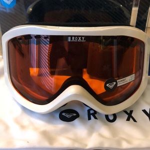 Snowboarding goggles